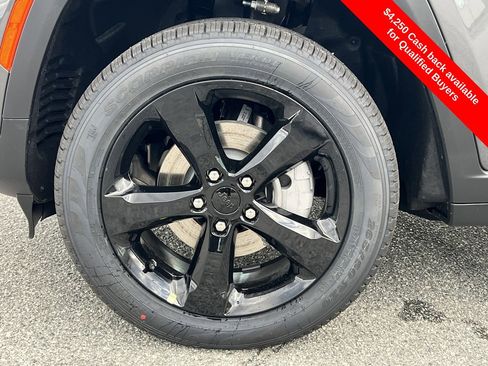 New 2025 Jeep Grand Cherokee Limited w/ Black Appearance Package image 31