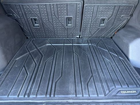 Used 2022 Chevrolet Equinox LT w/ LPO, Floor Liner Package FWD image 15