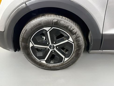 Used 2026 Kia Niro LX FWD image 37