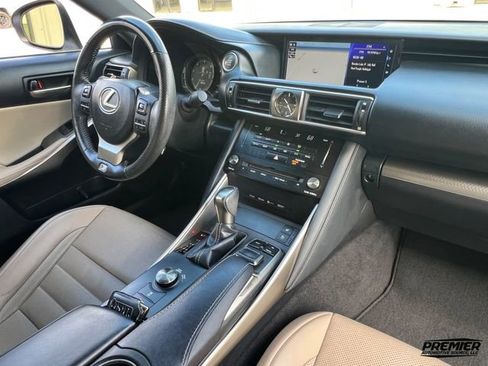 Used 2018 Lexus IS 300 image 34