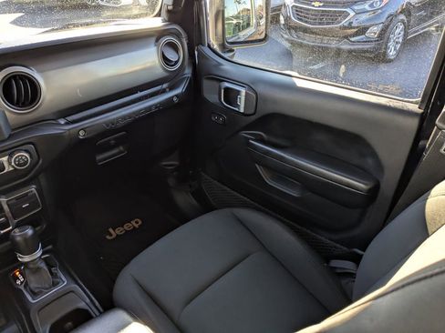 Used 2019 Jeep Wrangler Unlimited Sport S image 18