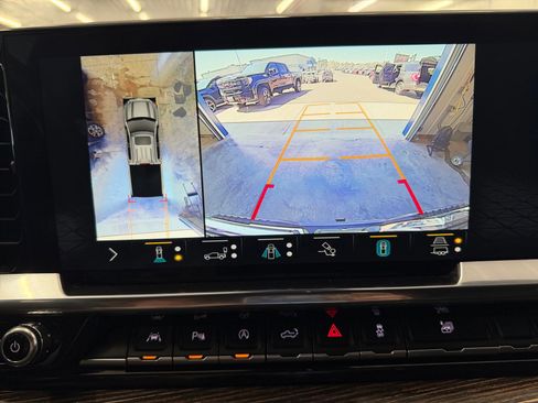 Used 2022 GMC Sierra 1500 Elevation w/ Preferred Package AWD/4WD image 17