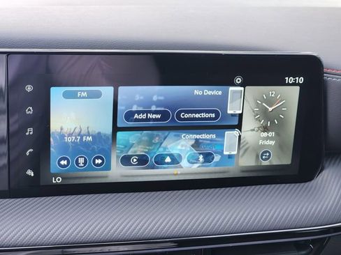 New 2025 Nissan Kicks SR image 12