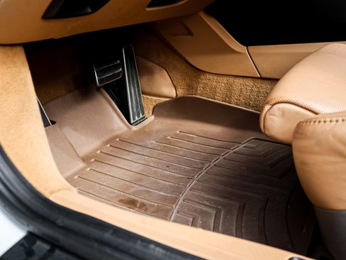 Used 2015 Porsche 911 Turbo S image 16