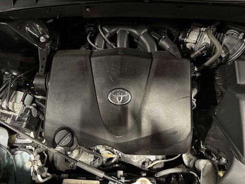 Certified 2019 Toyota Highlander XLE AWD/4WD image 12