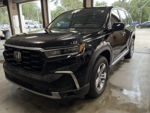Used 2025 Honda Pilot EX-L image 2