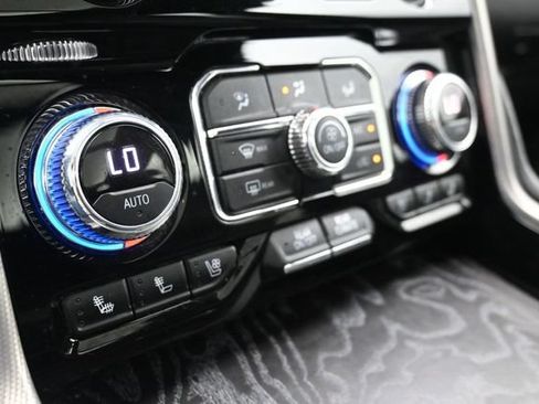 Used 2021 GMC Yukon XL Denali AWD/4WD image 35