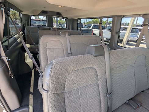 Certified 2024 Chevrolet Express 3500 LT w/ LT Preferred Equipment Group RWD image 17