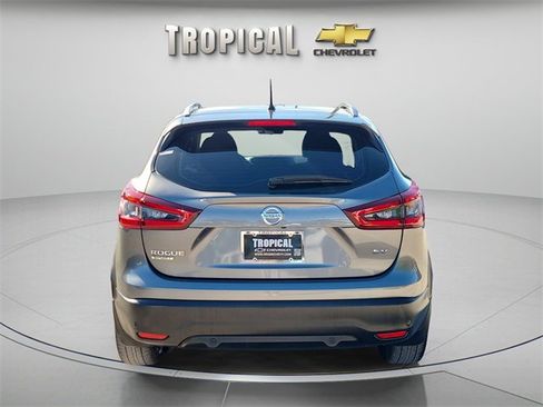 Used 2020 Nissan Rogue Sport SV image 4