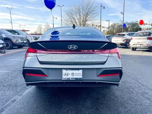 New 2025 Hyundai Elantra Sport image 9