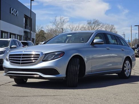 Used 2017 Mercedes-Benz E 400 4MATIC Wagon image 14