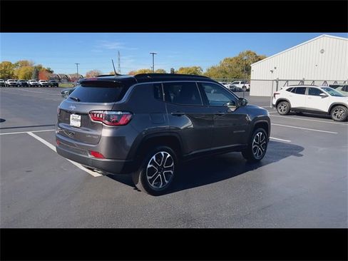 Used 2022 Jeep Compass Limited image 8