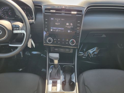 Certified 2023 Hyundai Tucson SE image 16