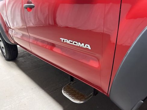 Used 2013 Toyota Tacoma PreRunner image 9