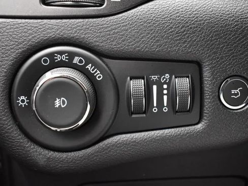 Used 2021 Jeep Cherokee Trailhawk w/ Premium Leather Package image 22