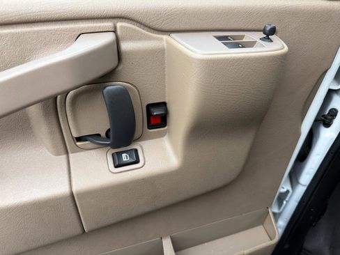 Used 2022 Chevrolet Express 2500 w/ Safety Package RWD image 15