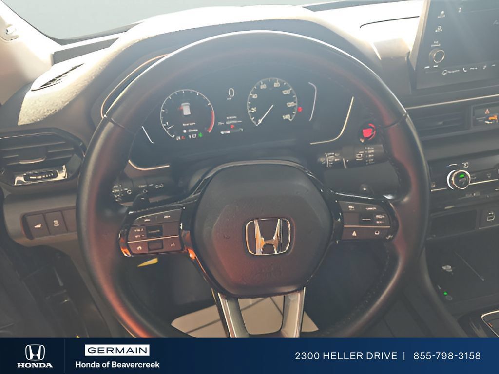 Used 2024 Honda Pilot Touring image 9