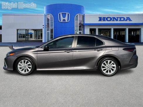 Used 2023 Toyota Camry LE image 3