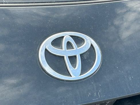Used 2025 Toyota Camry Hybrid FWD image 11