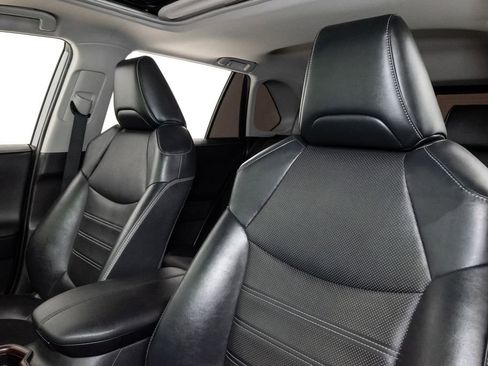 Used 2019 Toyota RAV4 Limited AWD/4WD image 13