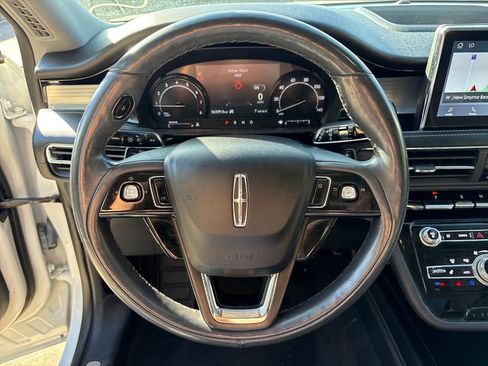 Used 2021 Lincoln Corsair AWD w/ Premium Package image 20