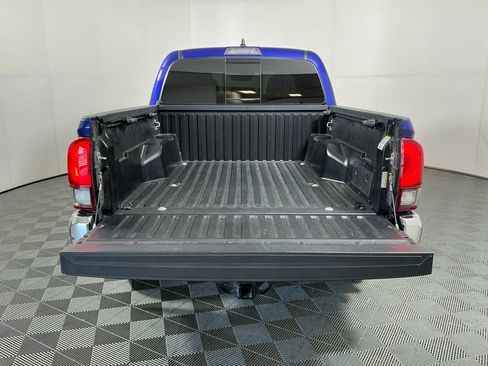 Used 2022 Toyota Tacoma SR5 RWD image 26