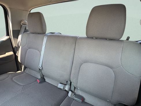 Used 2013 Nissan Frontier SV AWD/4WD image 17