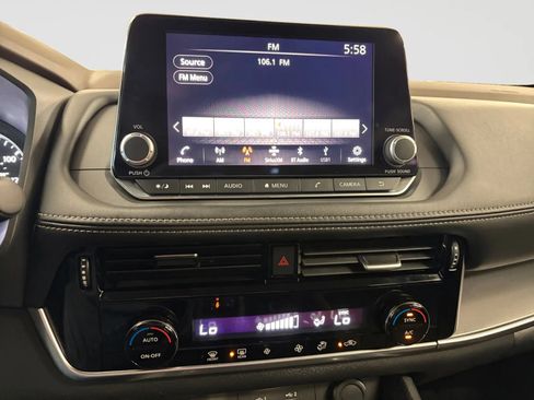 Used 2022 Nissan Rogue SV AWD/4WD image 23