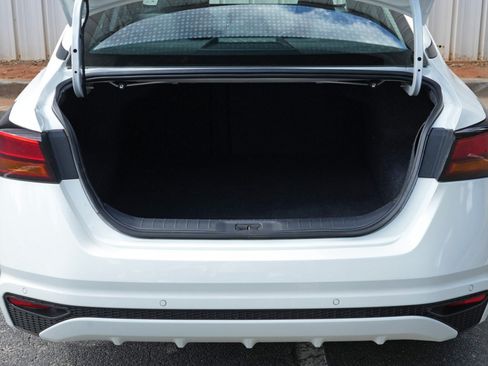 Used 2022 Nissan Altima 2.5 SV FWD image 9