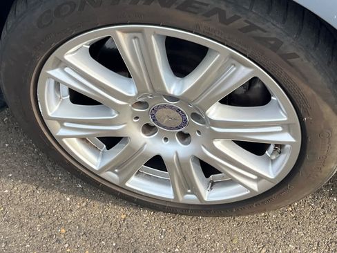 Used 2013 Mercedes-Benz E 350 4MATIC Sedan image 22