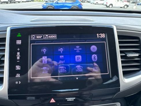 Used 2016 Honda Pilot Touring image 20