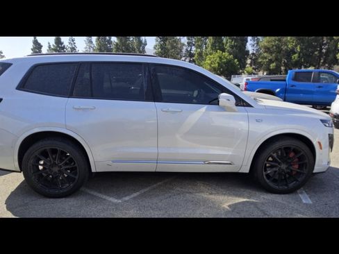 Used 2022 Cadillac XT6 Sport w/ Technology Package AWD/4WD image 20