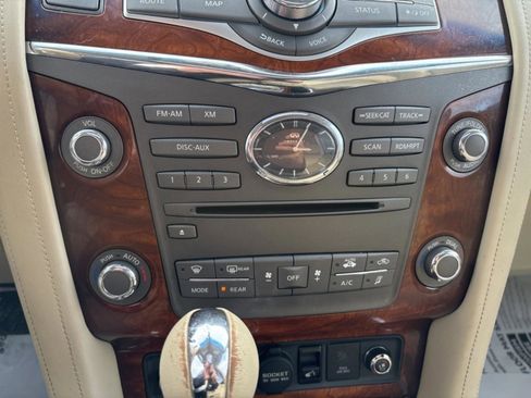 Used 2016 INFINITI QX80 4WD w/ Deluxe Technology Package image 19