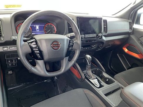 Used 2022 Nissan Frontier PRO-4X image 17
