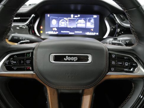 Used 2022 Jeep Grand Cherokee Summit AWD/4WD image 17