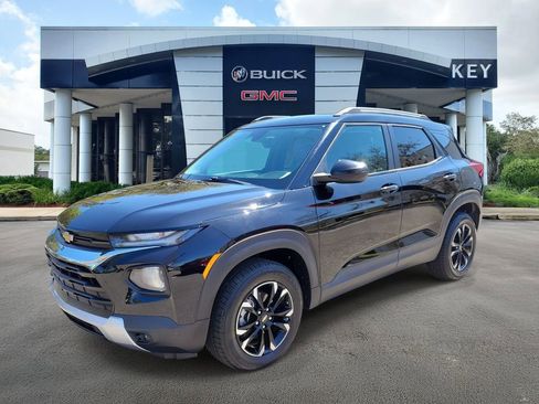 Used 2021 Chevrolet TrailBlazer LT w/ Convenience Package AWD/4WD image 2
