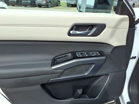 New 2026 Nissan Pathfinder SL AWD/4WD image 5