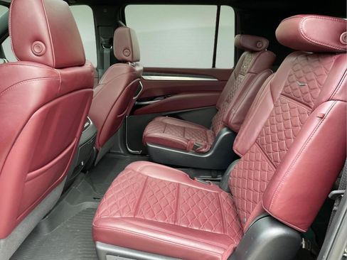 Used 2025 Cadillac Escalade ESV Premium Luxury w/ Touring Package AWD/4WD image 18