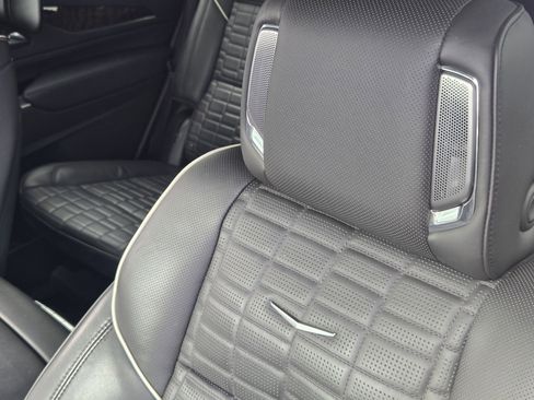 Used 2024 Cadillac Escalade Sport Platinum image 28