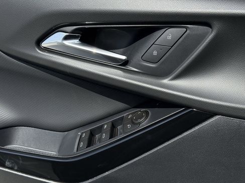 New 2026 Chevrolet Equinox LT image 17