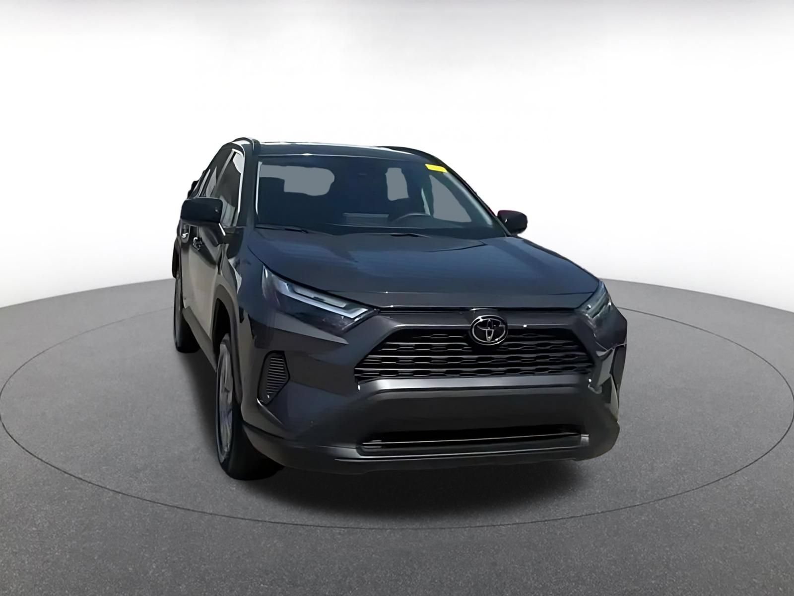Used 2024 Toyota RAV4 LE AWD/4WD image 3