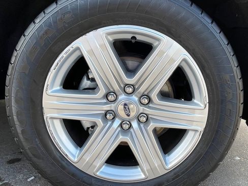 Used 2019 Ford Expedition XLT w/ Equipment Group 202A image 16