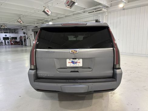 Used 2020 Cadillac Escalade ESV Luxury image 4