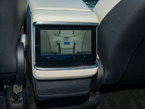 Used 2022 Tesla Model X Long Range image 22