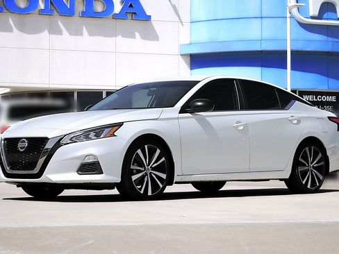 Used 2021 Nissan Altima 2.5 SR FWD image 1