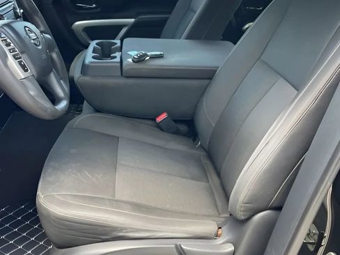 Used 2017 Nissan Titan SV AWD/4WD image 20