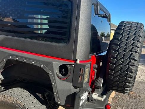 Used 2018 Jeep Wrangler Rubicon w/ Cold Weather Group AWD/4WD image 9