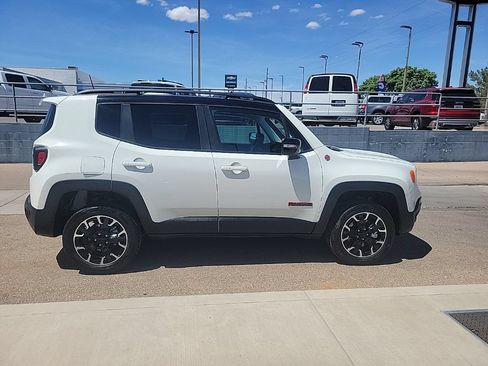 Used 2023 Jeep Renegade Trailhawk AWD/4WD image 8