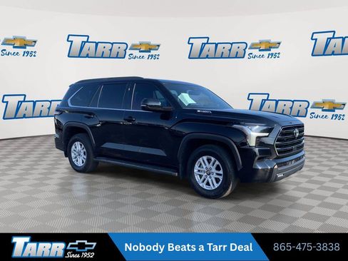 Used 2025 Toyota Sequoia SR5 AWD/4WD image 2