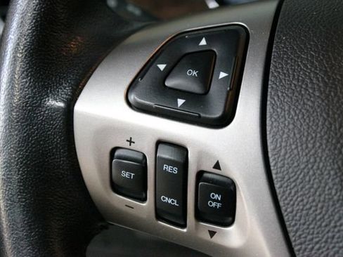 Used 2018 Ford Taurus Limited AWD/4WD image 21